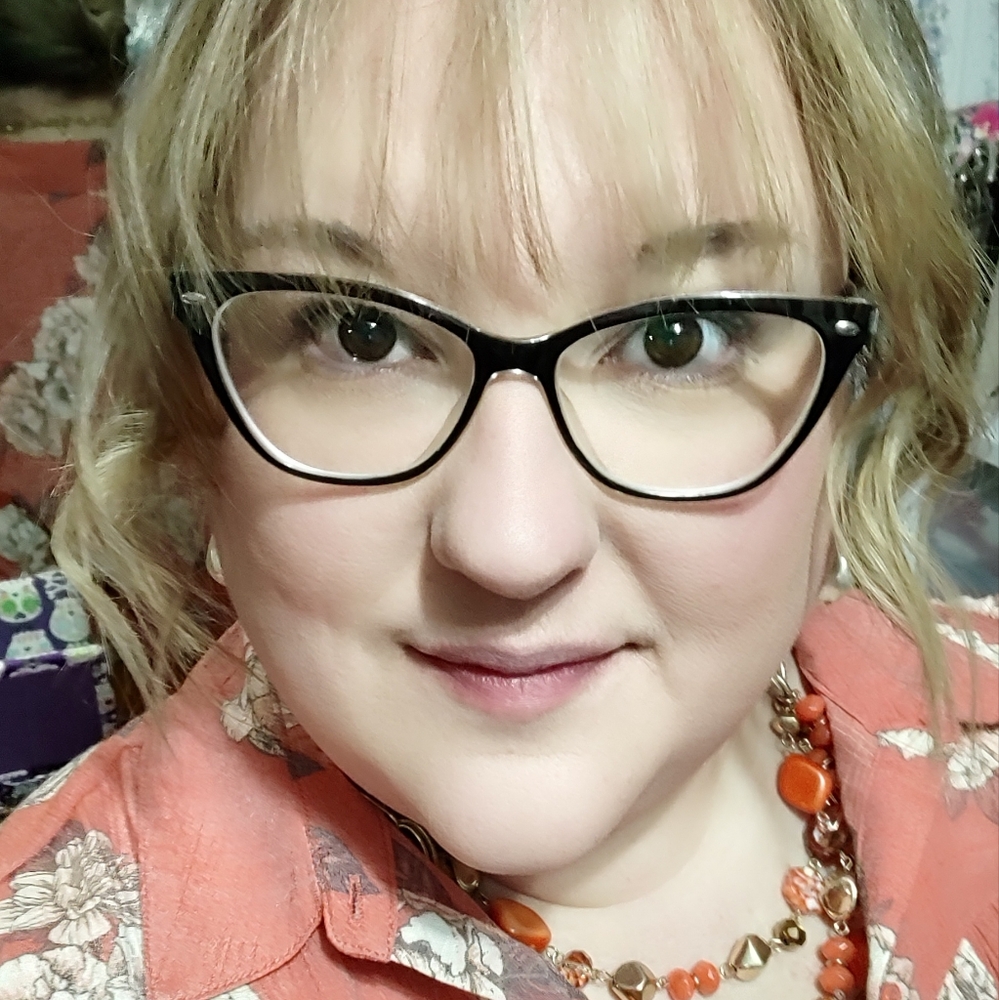Meet your Posher, Dee